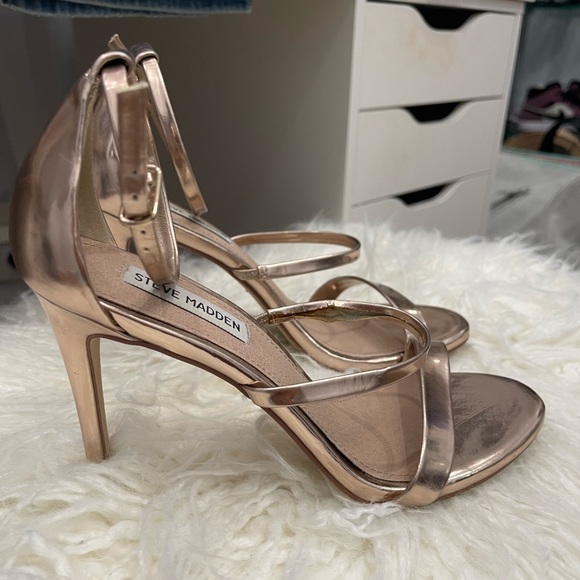 Strappy Rose gold sandal from Steve Madden - Picture 3 of 4
